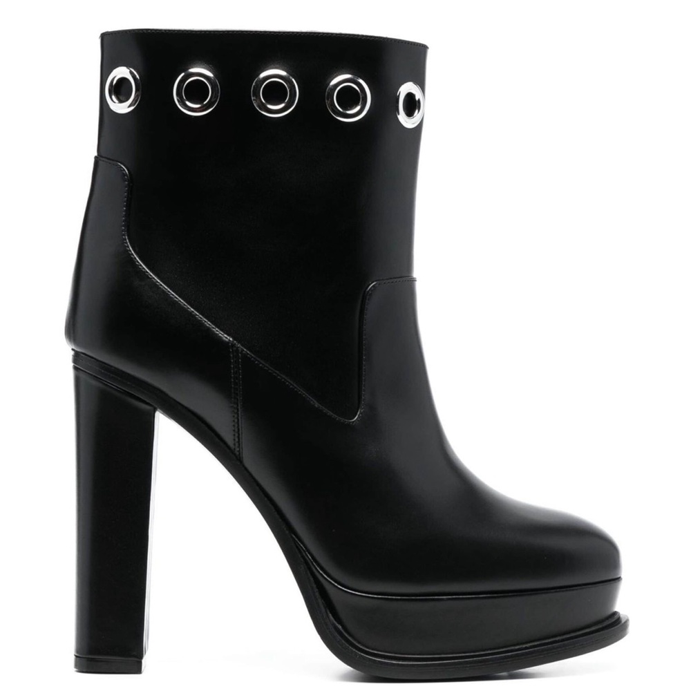 Alexander McQueen Studded Platform Boot in Black/SilverWomen Size38 (price firm)